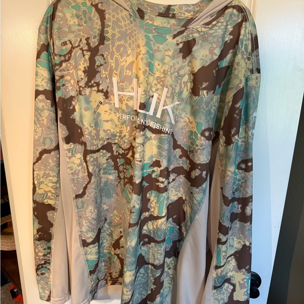 Huk Camo Performance Shirt in Green and Brown